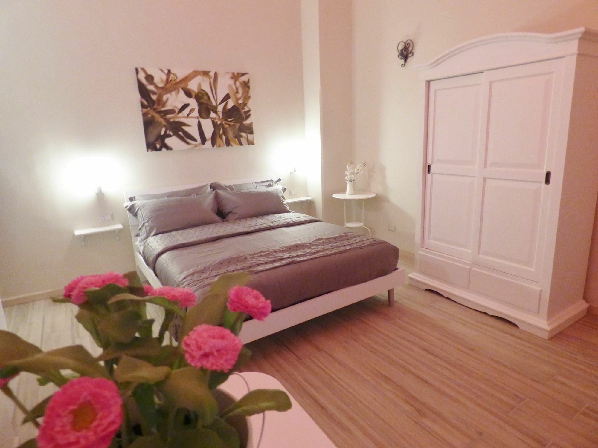 Da Polly A Piazza Amedeo Bed and Breakfast Neapel Exteriör bild