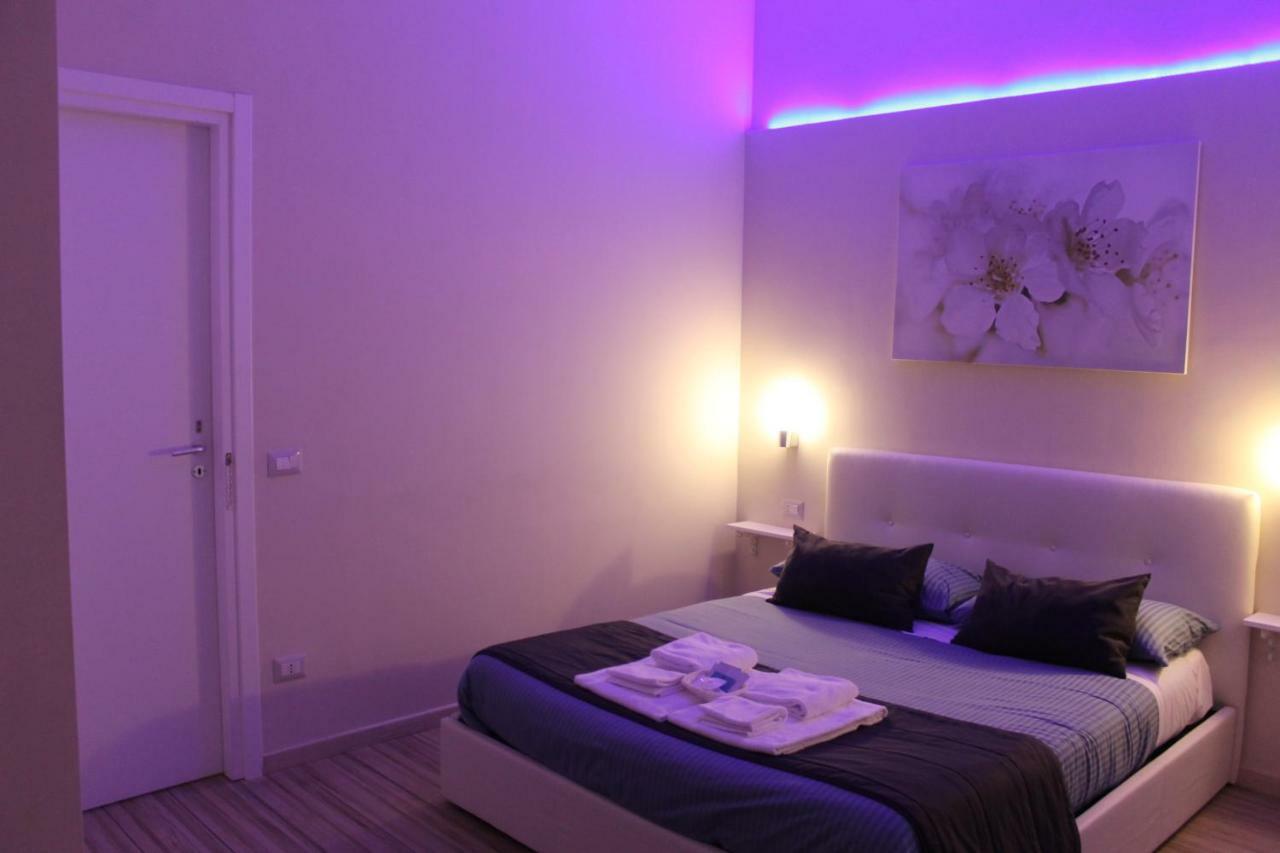 Da Polly A Piazza Amedeo Bed and Breakfast Neapel Exteriör bild